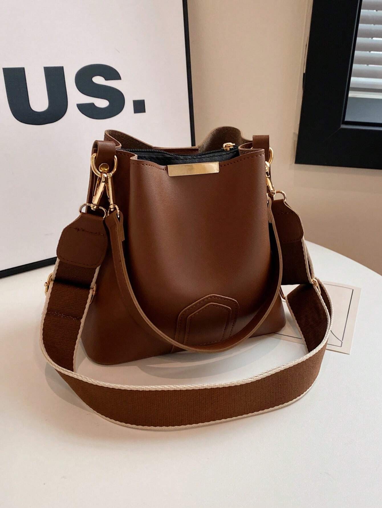 Fashionable & Unique Women's Casual Bucket Bag - Image 2