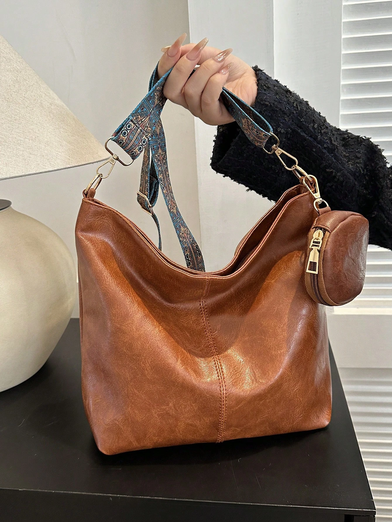 Peacock Feather Pattern Retro Women's Bucket Bag – Large Capacity & Coin Purse - Image 6