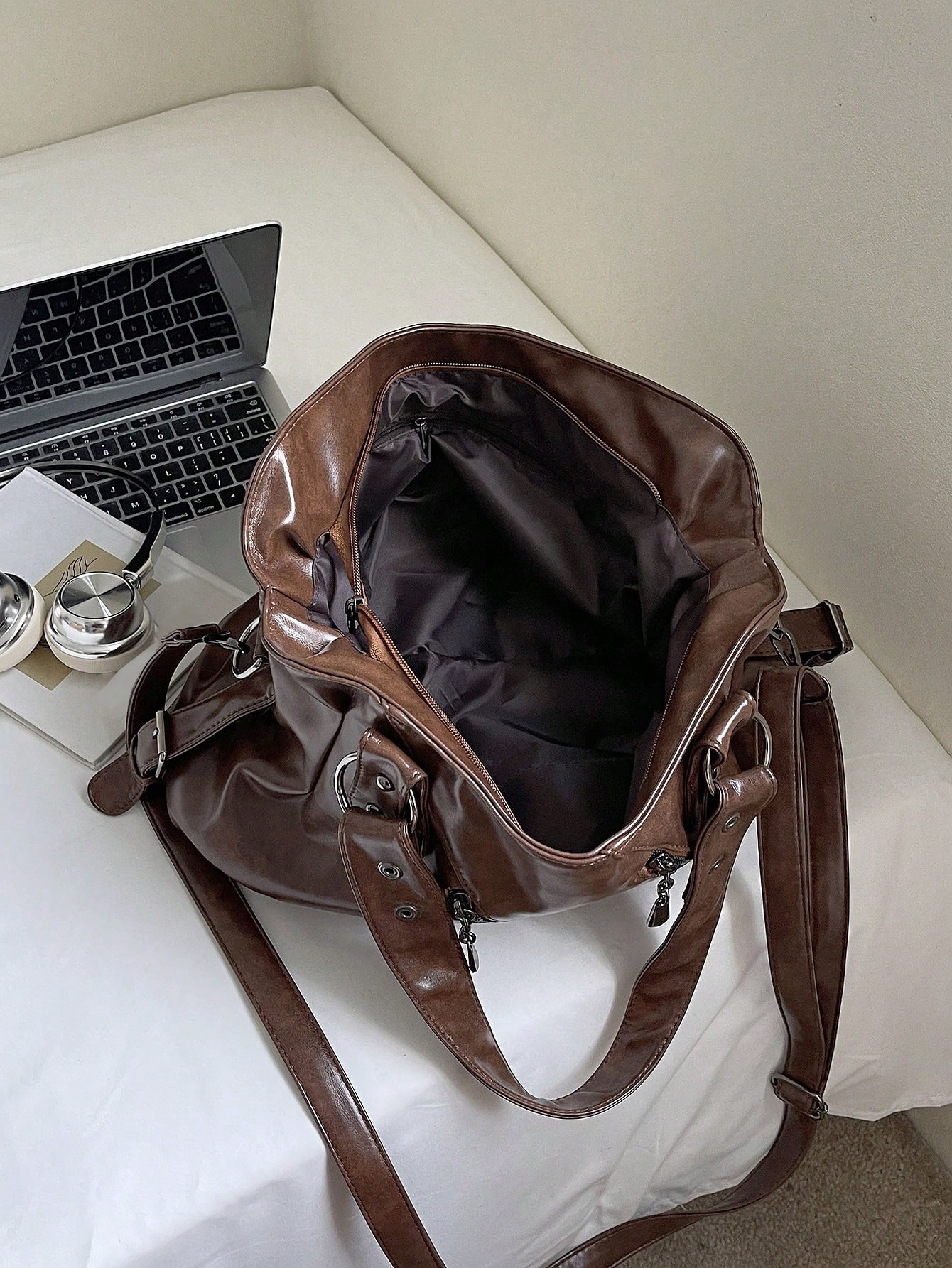 Retro Large-Capacity Tote Bag – Multi-Pocket Shoulder & Messenger Bag - Image 3