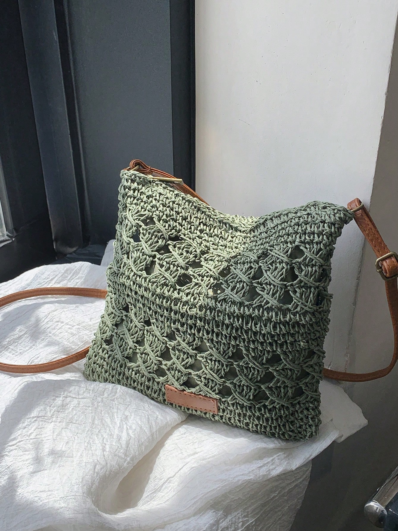 Simple Minimalist Handwoven One-Shoulder Crossbody Bag
