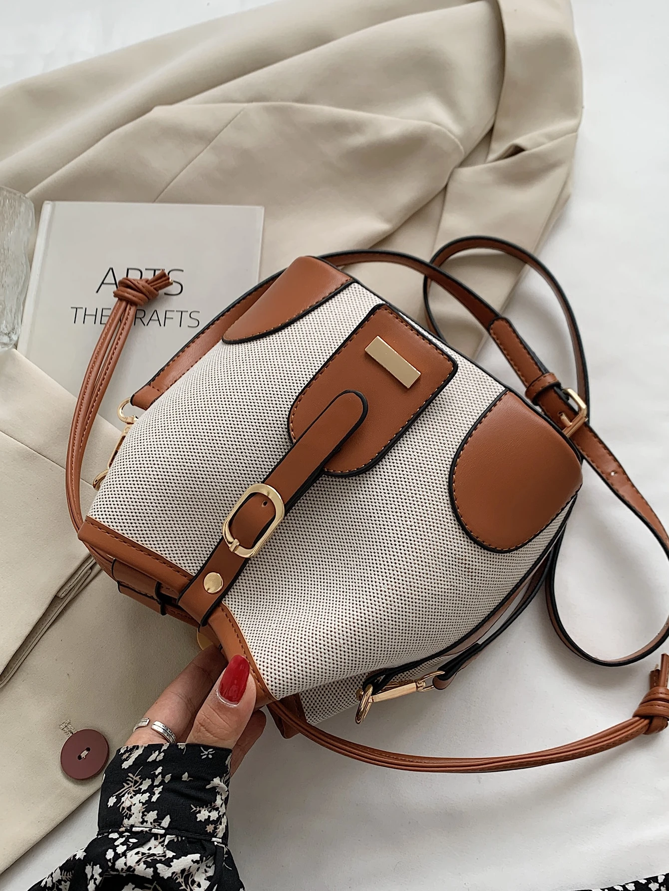Solid Color Canvas & PU Patchwork Bucket Bag – Leisure Style - Image 4