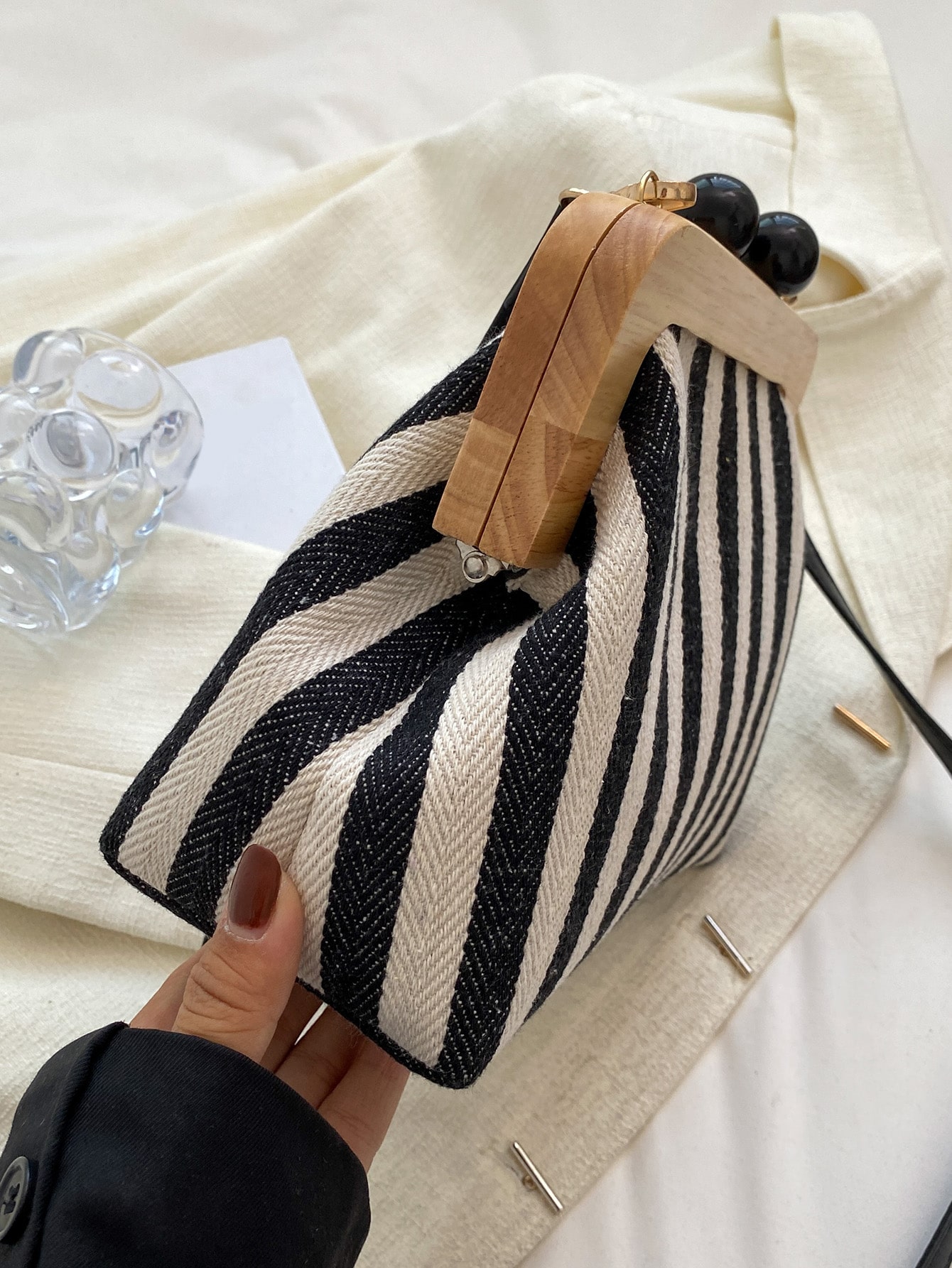 Striped Canvas Crossbody Bag – Color Block Design - Image 5