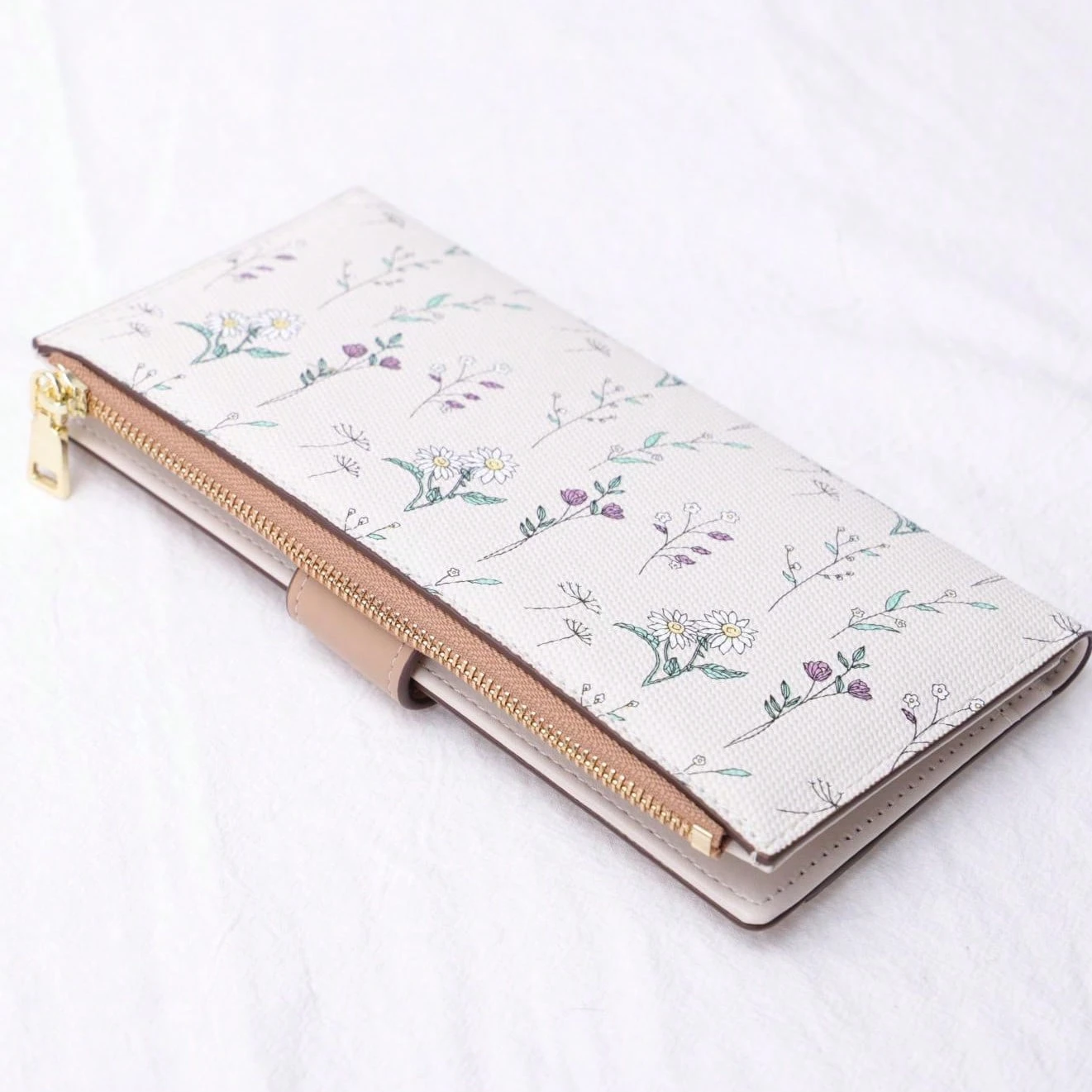 Suphiar Floral Pattern Zip-Up Long Wallet – Foldable & Stylish - Image 3